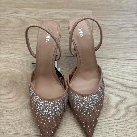 Zara Women's Tan and Gold Other-footwear - Picture 1 of 1
